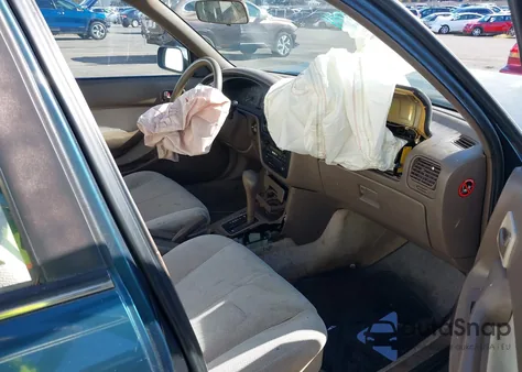 1996 Toyota Camry Dx/Le/Xle из США, поврежденный, VIN 4T1BG12K2TU945484